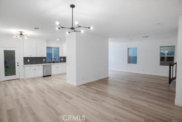 13208 Alta Vista Way, Sylmar, CA 91342