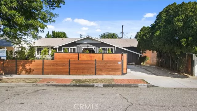 Northridge, CA 91324,8560 Aura Avenue