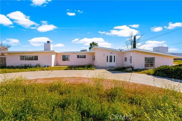 3738 W Avenue, Palmdale, CA 93551