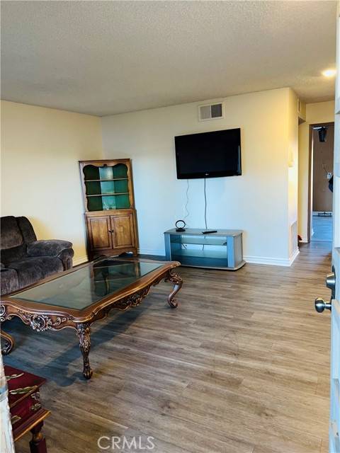 Panorama City, CA 91402,14721 Parthenia Street #24