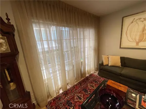 Sherman Oaks, CA 91423,4259 Fulton Avenue #203