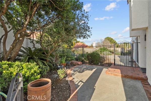 25946 Coloretti Court, Valencia, CA 91355