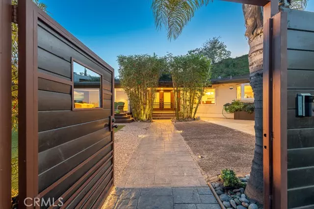 3831 Scadlock Lane, Sherman Oaks, CA 91403