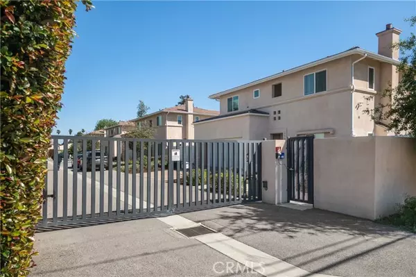 15956 Ward Court, Lake Balboa, CA 91406