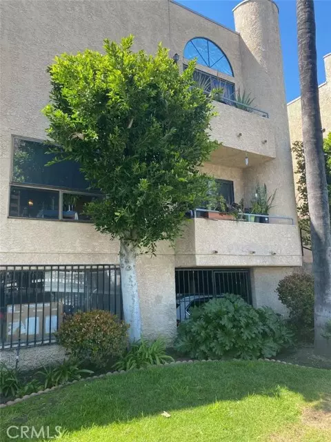 Van Nuys, CA 91402,8331 Cedros Avenue #14