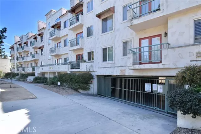 Studio City, CA 91604,13220 Valleyheart Drive #306