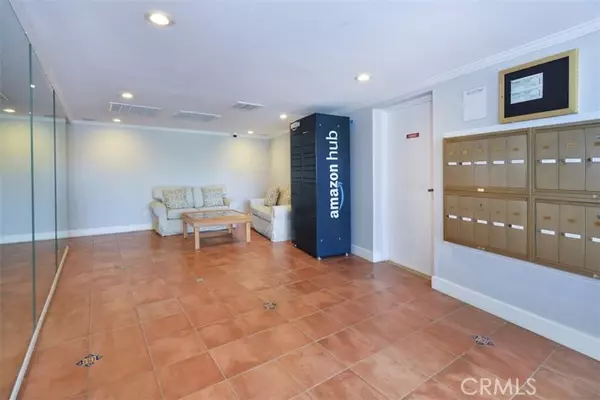 Studio City, CA 91604,13220 Valleyheart Drive #306