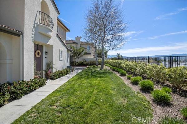 28003 Serra Lane, Valencia, CA 91355