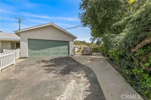 24479 Shadeland Drive, Newhall, CA 91321