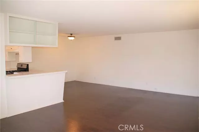 Sherman Oaks, CA 91423,4358 Mammoth Avenue #26