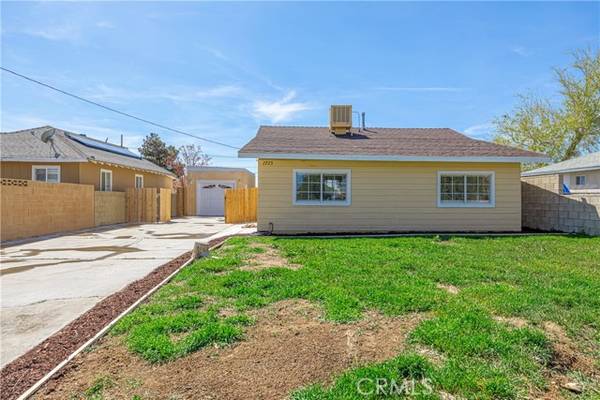 2725 Desert Street, Rosamond, CA 93560