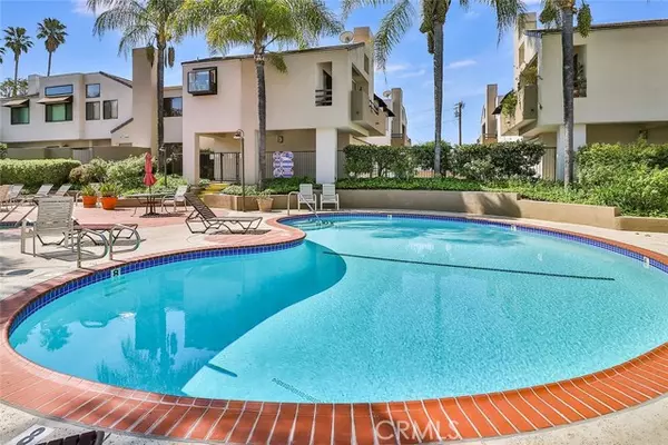 Calabasas, CA 91302,4267 Las Virgenes Road #1