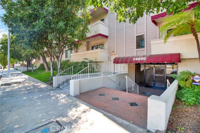 14050 Magnolia Boulevard #114, Sherman Oaks, CA 91423