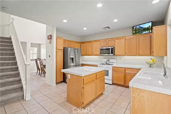 Saugus, CA 91350,28382 Maitland Lane