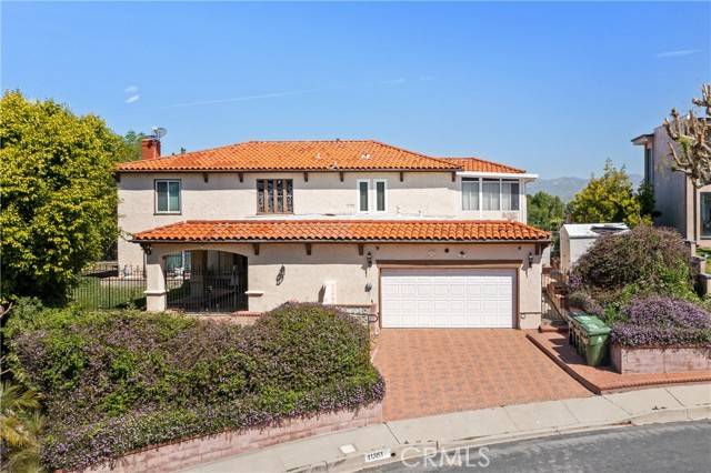 11351 Dona Lisa Drive, Studio City, CA 91604