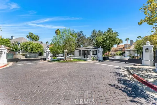 Encino, CA 91316,17445 Oak Creek Court