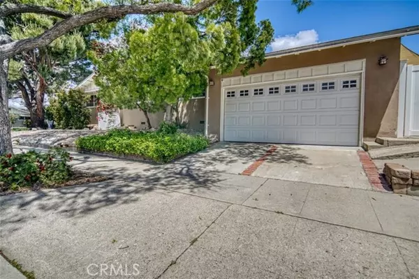 Granada Hills, CA 91344,16424 Minnehaha Street