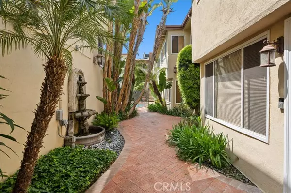 Sherman Oaks, CA 91403,14934 Dickens Street #14