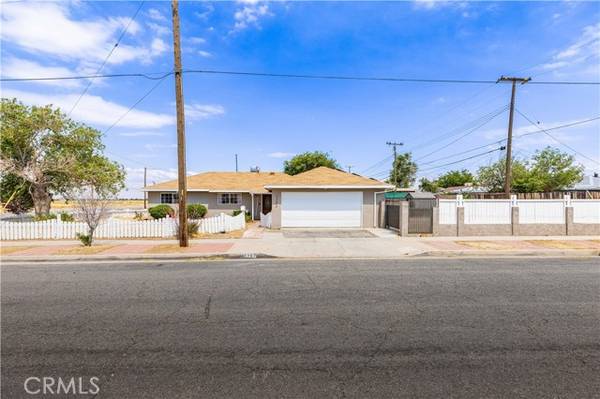 3302 E Avenue Q, Palmdale, CA 93550