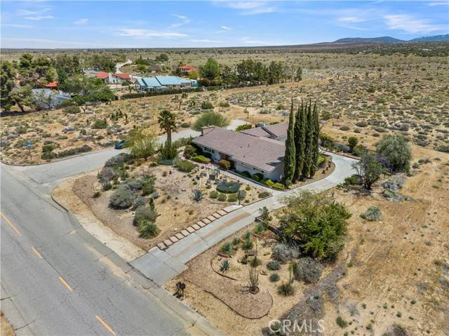 31950 Crystalaire Drive, Llano, CA 93544