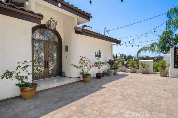 24420 Mulholland Highway, Calabasas, CA 91302