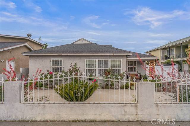 922 Glenoaks Boulevard, San Fernando, CA 91340