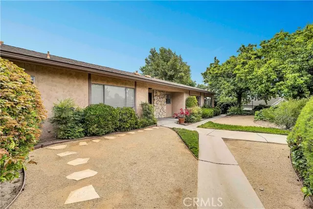 Granada Hills, CA 91344,11766 Encino Avenue