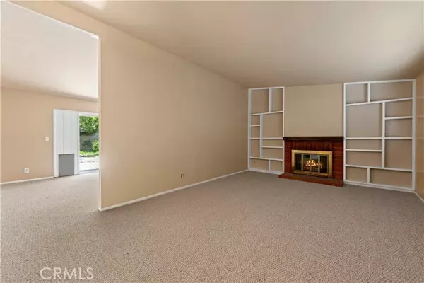 Newhall, CA 91321,24389 La Glorita Circle