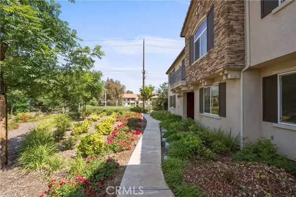 27968 Avalon Drive, Canyon Country, CA 91351