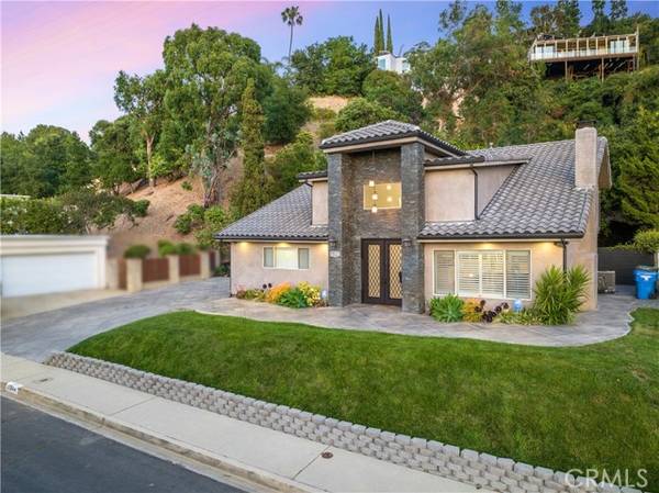 11244 Dona Lola Drive, Studio City, CA 91604