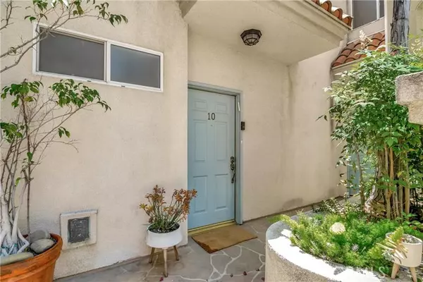 Sherman Oaks, CA 91403,4970 Kester Avenue #10