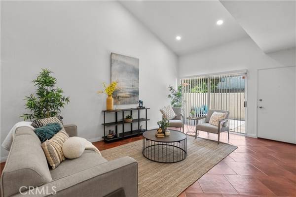 7717 Laurel Canyon Boulevard #6, North Hollywood, CA 91605