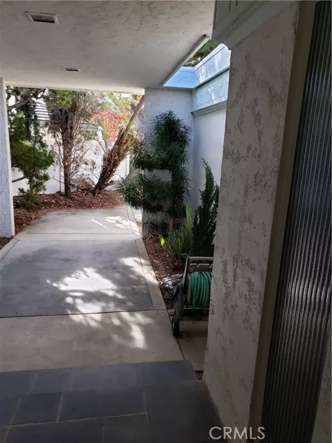 Encino, CA 91436,3868 Kim Lane