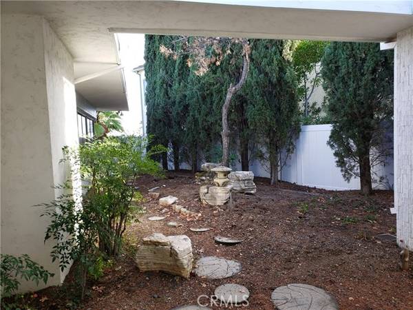 Encino, CA 91436,3868 Kim Lane