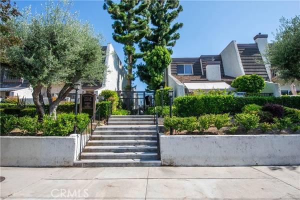 18326 Collins Street #F, Tarzana, CA 91356