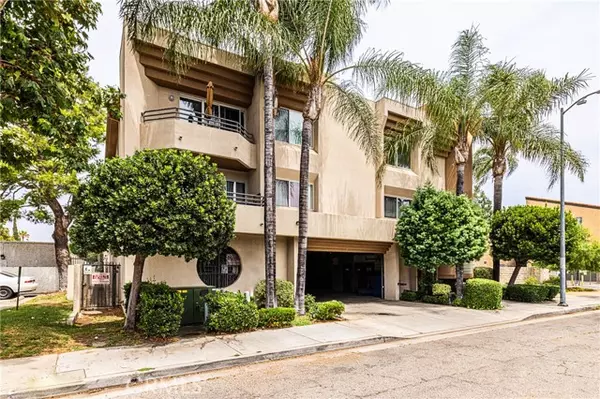 15455 Sherman Way #4, Van Nuys, CA 91406