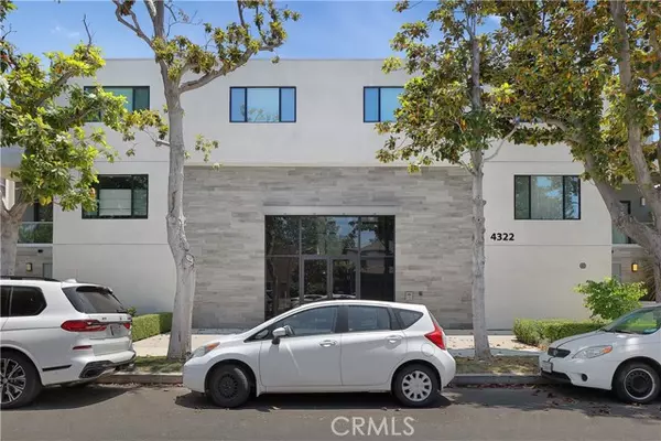 Studio City, CA 91604,4322 Gentry Avenue #202