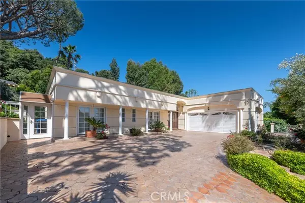 3345 Woodcliff Road, Sherman Oaks, CA 91403