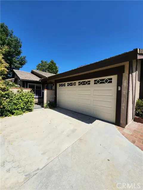 25826 El Gato Place, Valencia, CA 91355