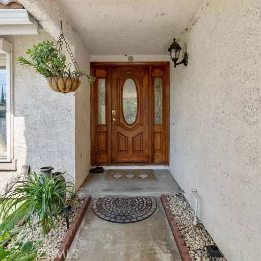 8388 Variel Avenue, Canoga Park, CA 91304