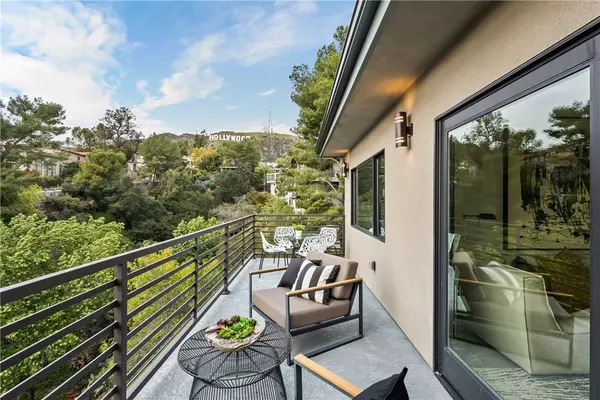 Hollywood Hills East, CA 90068,3285 Deronda Drive