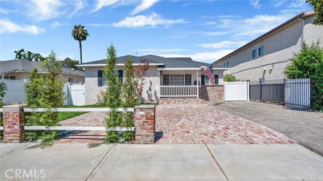 7329 Balboa Boulevard, Lake Balboa, CA 91406