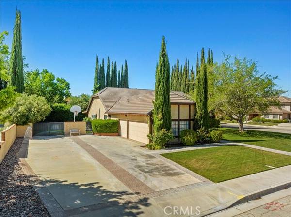 2736 Brentwood Drive, Lancaster, CA 93536