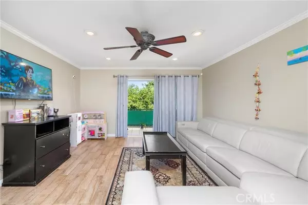 5460 White Oak Avenue #E116, Encino, CA 91316