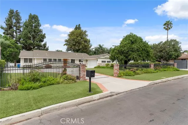 8915 Balcom Avenue, Sherwood Forest, CA 91325