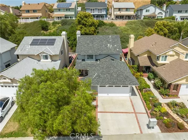 28545 Avocado Place, Saugus, CA 91390