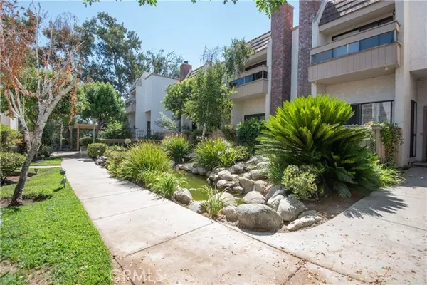 Encino, CA 91316,5533 Edward E Horton Lane #5