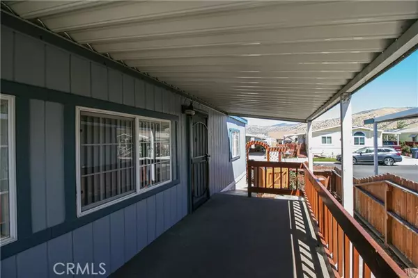 Tehachapi, CA 93561,600 S Dennison #27