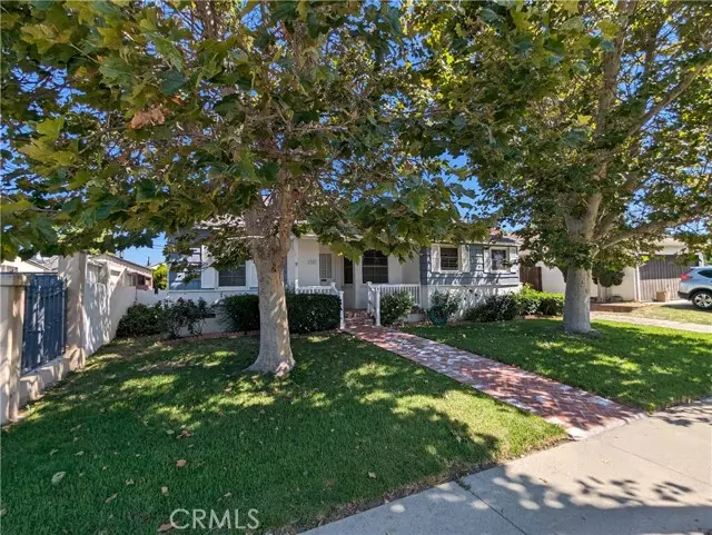 17057 Cantara Street, Lake Balboa, CA 91406