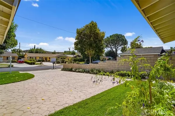 22515 Paraguay Drive, Saugus, CA 91350